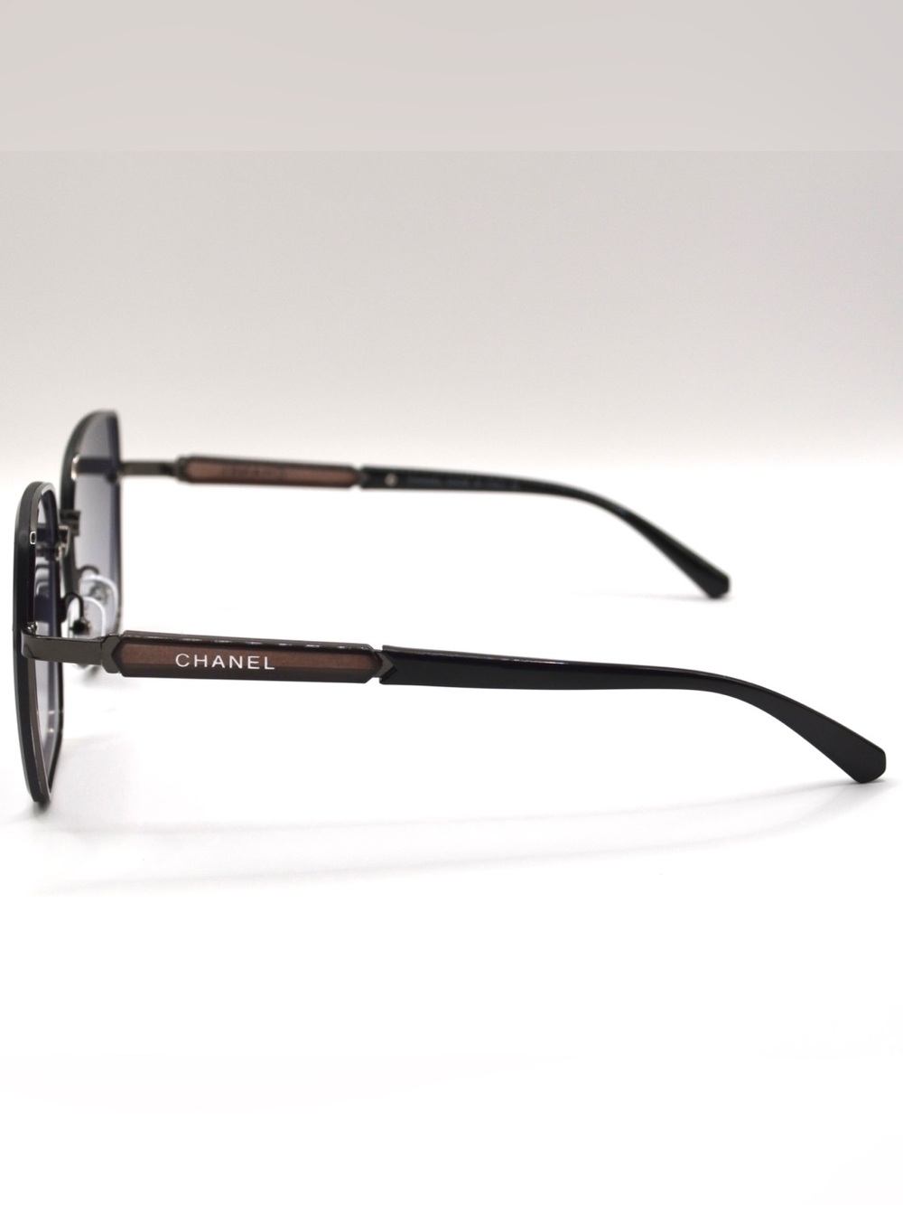 Chanel Women’s Gradient Sunglasses | Black/Brown | 58-18-140 | Italy | New - Picture 3 of 13